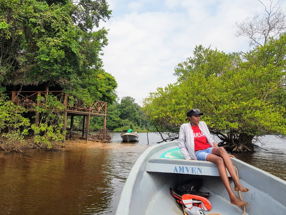 undpgabon's tweet photo. Merci à nos collaborateurs @ParcsGabon, #TNCGabon, #OELO pour avoir partagé leurs expériences dans la gestion communautaire durable de la pêche et de l'écotourisme sur le site Ramsar Bas Ogooué aux alentours de Lambaréné dans le cadre de la préparation de notre projet FEM-7 https://t.co/xlB760vJZQ