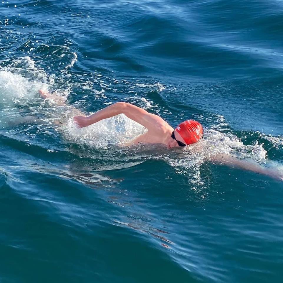 They did it! 13 hours 2 minutes! 😁😁
Alex Parker was averaging 4mph on his part of the swim 
@charliewalleruk <a href="/skegness_swim/">The Skegness Swim Team</a>
<a href="/yorkshire_pent/">Yorkshire Pent</a>
Congratulations  To the Grimsby Water Rats!
There are some truly amazing young people in Lincolnshire.