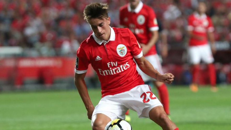 arg_celta's tweet photo. MERCADO DE PASES: 

Acuerdo cerrado entre @RCCelta y @BenficaArg por la cesión de Franco Cervi. En las próximas horas se hará oficial la salida del jugador de Benfica y será anunciado como nuevo refuerzo celeste. https://t.co/Jh1w0I7C9q