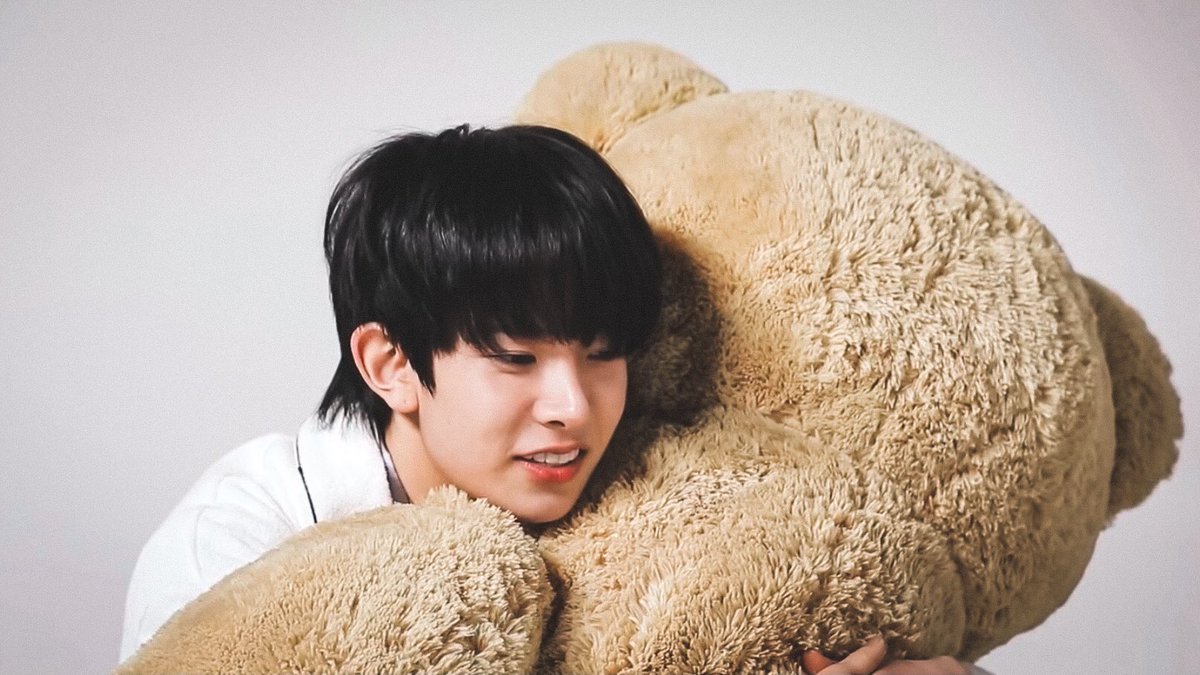 hourlylhs's tweet photo. too pure #HEESEUNG #희승 https://t.co/7nAbQis8K9