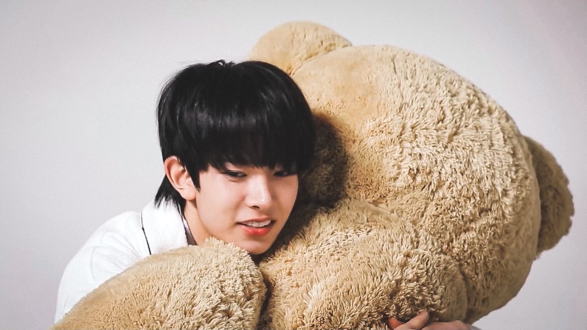 hourlylhs's tweet photo. too pure #HEESEUNG #희승 https://t.co/7nAbQis8K9