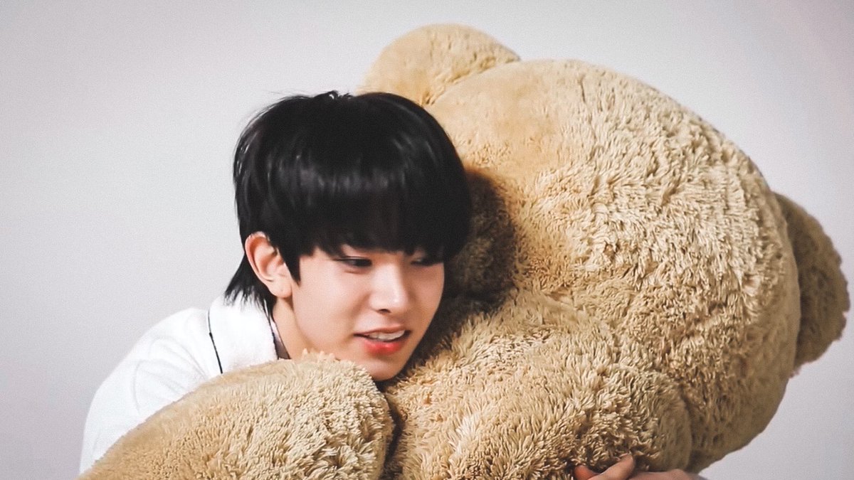 hourlylhs's tweet photo. too pure #HEESEUNG #희승 https://t.co/7nAbQis8K9