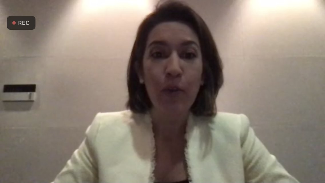 EnergiaHablemos's tweet photo. @biancadager Viceministra de @Ambiente_Ec 
describió los esfuerzos del Gobierno del Ecuador para descarbonizar la industria nacional con esfuerzos como el “Programa Ecuador Carbono Cero (PECC)”, 
#ForoEnergetico, @CamaraEcuBrit
 
#BritchamEnergy https://t.co/UtnejQDVND