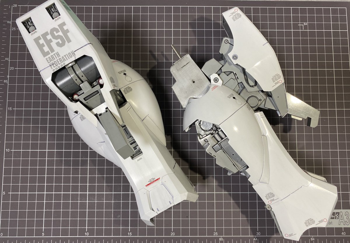 小林disk 1 35ガンダム Ver Ka ヒザからスネを汚し塗装しました どこをどう汚すか ではなく 目立つところは最低限綺麗にしなくてはならない という意識で作業しています できれば仕事をサボりたい しかしブライト艦長にドヤされるのはゴメンこうむり 小林disk 1 35ガンダム Ver Ka ヒザからスネを汚し塗装しました どこをどう汚すか ではなく 目立つところは最低限綺麗にしなくてはならない という意識で作業しています できれば仕事をサボりたい しかしブライト艦長にドヤされるのはゴメンこうむり