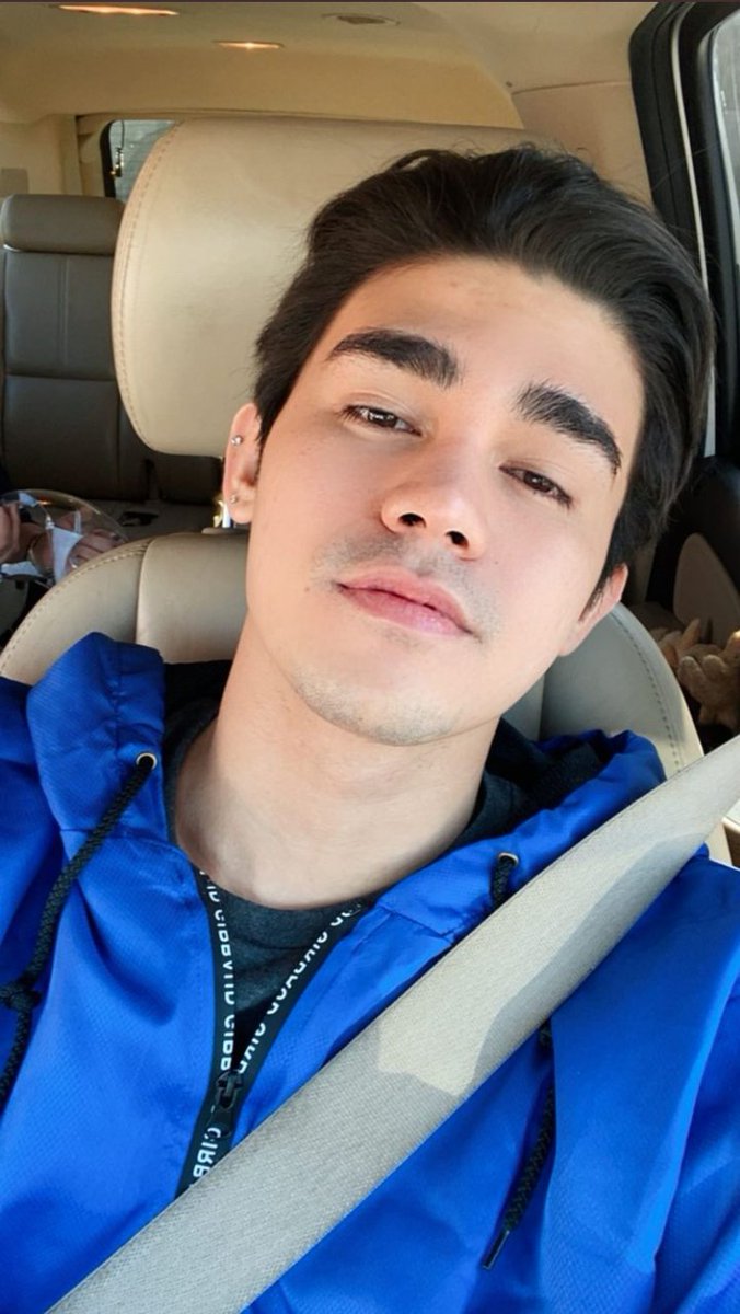 marnigoc1's tweet photo. #OptionsTheAlbum OUT NOW 
@InigoDPascual i love you so much https://t.co/5Wi5kmErrd
