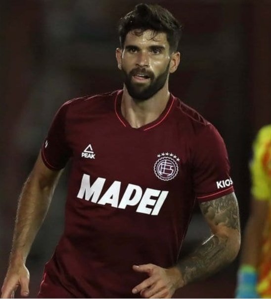 RiverPlateSim's tweet image. Orsini nuevo jugador de River Plate!! Tenía todo encaminado para ser refuerzo de Boca pero a último momento se inclinó por el equipo de Gallardo. Firma por 4 años y su pase fue adquirido por u$s 3.5M. Éxitos en el club Orsini!!
#orsini #river #RiverPlate #BocaJuniors #Boca