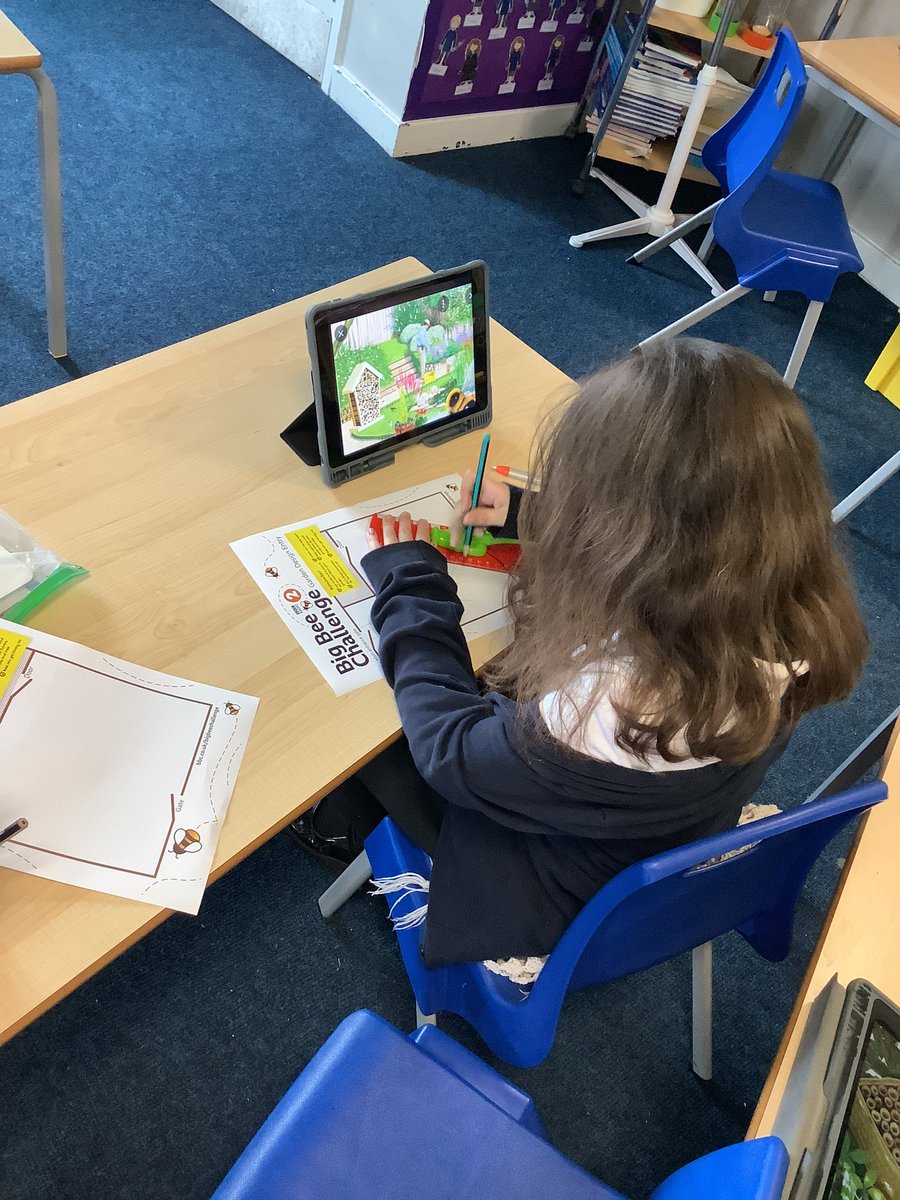 Smith_SMCA's tweet photo. Getting inspiration for our bee garden design. #ipadschool #beegarden #BIGBEECHALLENGE https://t.co/Eq8eNNaMGw