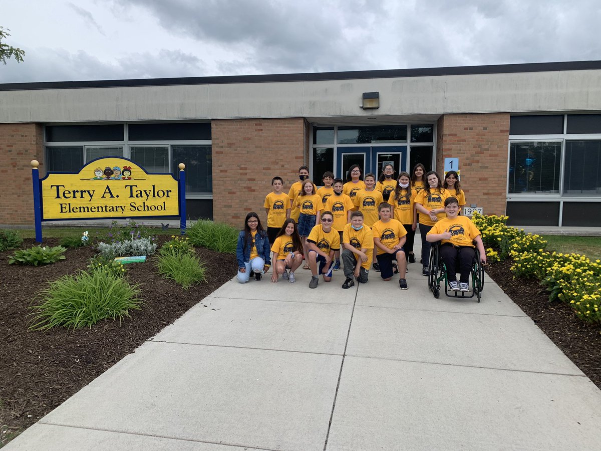 RangersMissC's tweet photo. It’s official! They’re 6th graders!! Loved this class so much, I cannot wait to see the great things each one of them will accomplish in the future 💙💛 https://t.co/NNLlqj5WBw