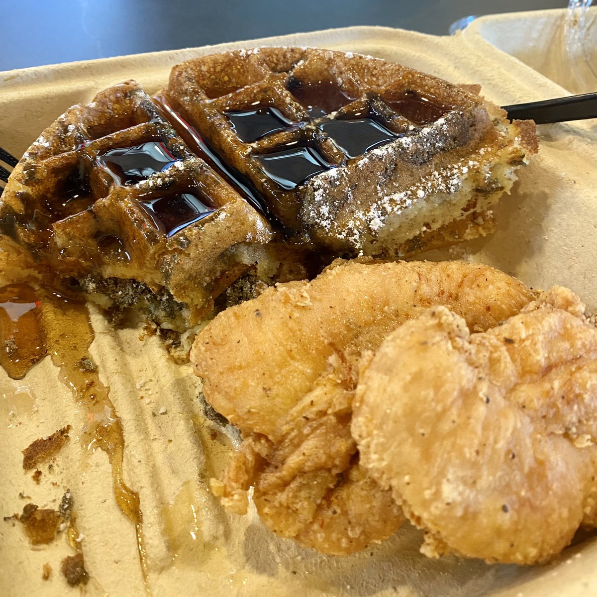 Chicken and CrunchBerry Waffle w/Peach Tea. Connie’s Chicken and Waffles in #FellsPoint #ChickenAndWaffles #Baltimore #BroadwayMarket