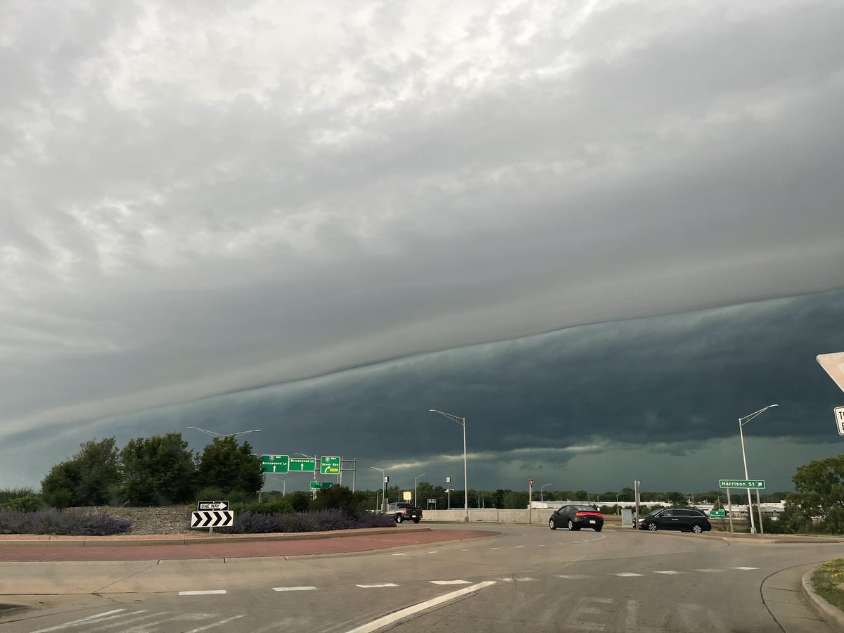 khateebh08's tweet photo. The clouds are wild today! 😬😬
#Neenah #FoxCities #WHBY #WLUK #WBAY #Wisconsin #WI #Summer #storms #clouds @fox11news @WBAY https://t.co/AvvtD06UbH