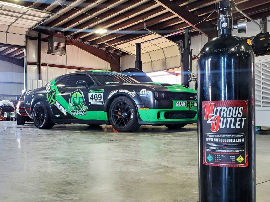 NitrousOutlet's tweet photo. Challenger getting ready for some #BoostNJuice
ποΈ: @469tornado
πΈ: @gearhead_luis
#nitrousoutlet #nitrous #boost #hellcat #mopar #dodge #challenger #moparnocar #spray #bottle #bottleservices #JuiceNBoost https://t.co/foCgcx9Wdo