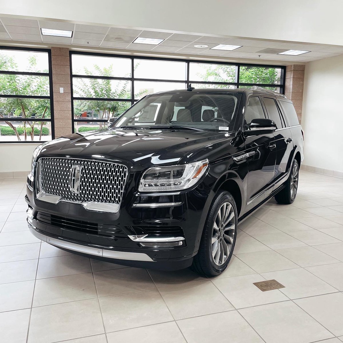 allanvigilfl's tweet photo. You & the entire family can ride in style in this new #LincolnNavigator Reserve L! Come see it in our #Lincoln showroom or check it out online https://t.co/rtU8RW5Rij
#reserve #showroom #luxurysuv #luxurycar #allanvigil #atlanta #atl #allanvigillincoln #atlantacars https://t.co/a88sZDB8yg