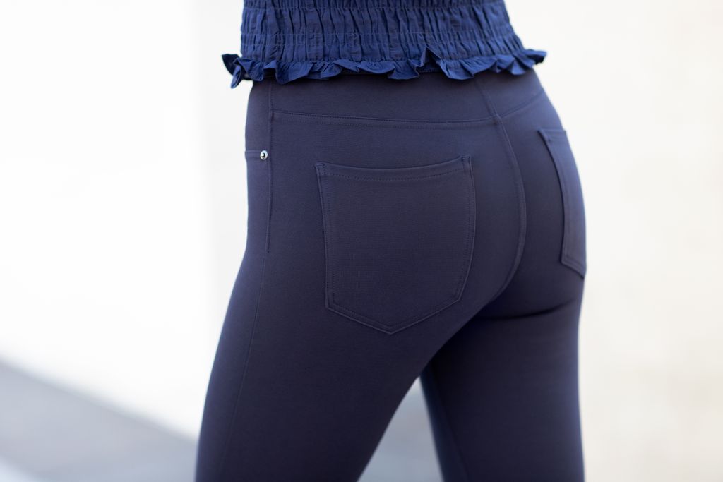 SPANX on X: Here's your reminder to never look back, unless it's at your  booty in the Perfect Pant, Ankle 4-Pocket 🍑 Available in Navy (shown here)  and Black. #Spanx #ThePerfectPant Shop