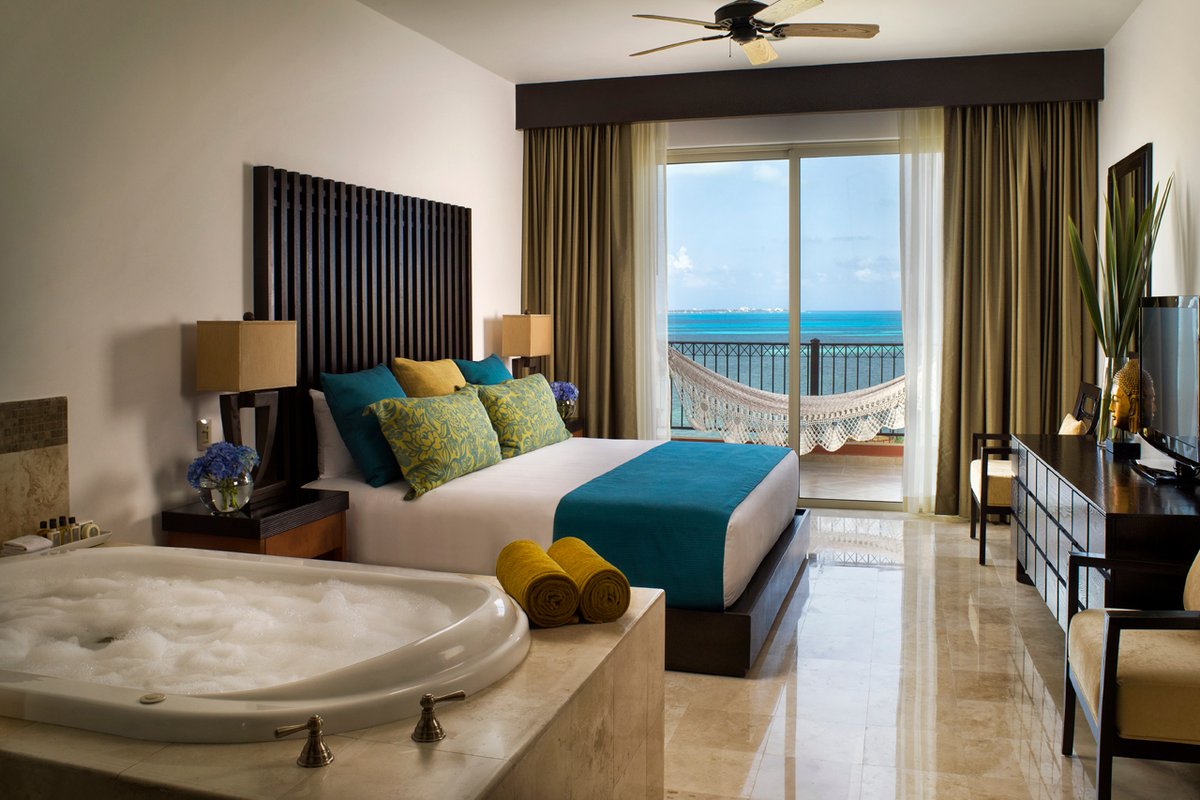 Villa del Palmar Cancún tweet media