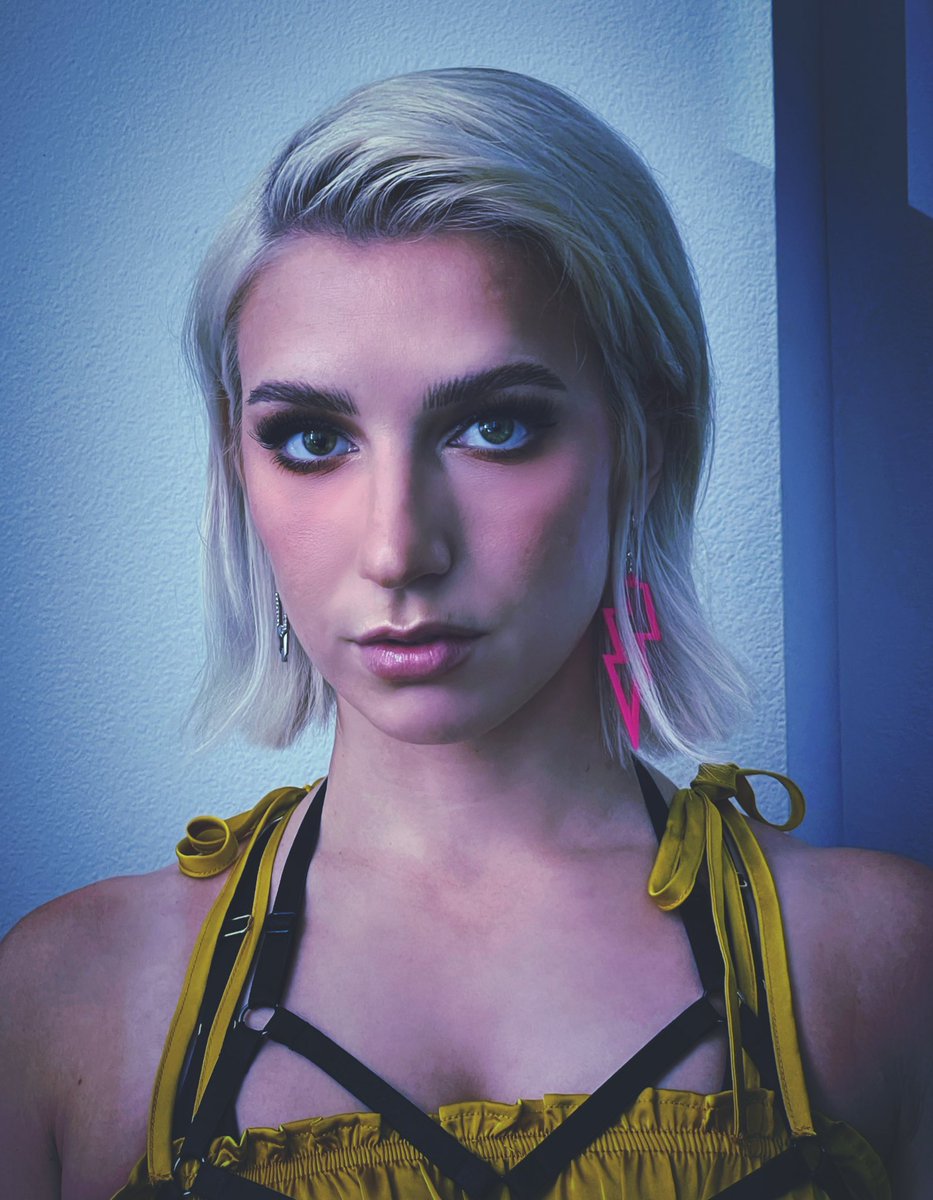 courtney tweet media