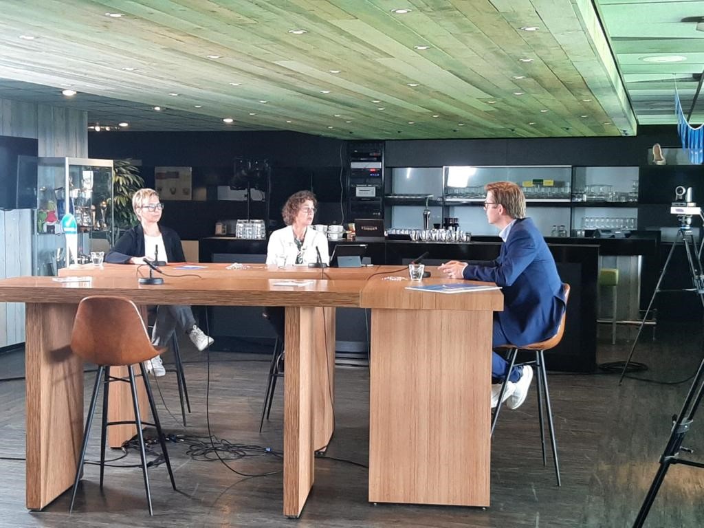ggdhaaglanden's tweet photo. Een 2e Webinar #Rookvrijeomgeving #Haaglanden deze week bij @ADODenHaag
met inspirerende gasten van @kwf_nl @GvRookvrij @Brijder @Indigo_iedereen
@Midden_Delfland @Zmeergezond @RingPass en #RobertvandeGraaf. Houdt onze website in de gaten voor terugkijken https://t.co/t6o2r2NgF8 https://t.co/gs6ykx3kzb