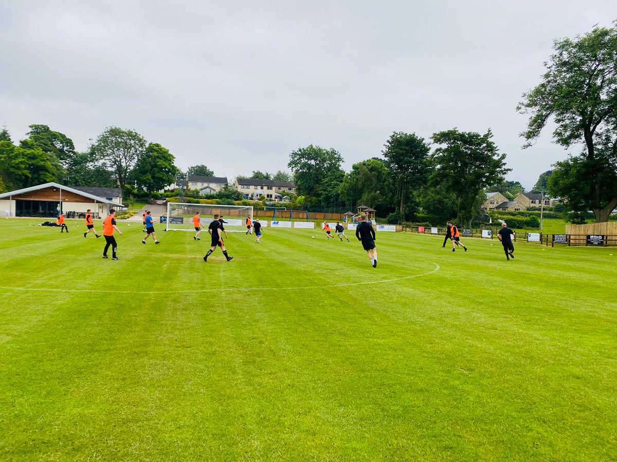 Rimyfc's tweet photo. Pre Season training in full swing tonight, nice to see some old faces and new!
#TANGES ๐ โซ๐ โซ๐ โซ
No training Tuesday ! Come on England ๐ฆ๐ฆ๐ฆ
Next Up.....
๐๏ธ @barlickfc
๐
1st July
โฐ KO TBC
๐ @GreenthumbBburn Ground
Support welcome ๐ฅ๐บ๐ https://t.co/ayi9Iu5qNO