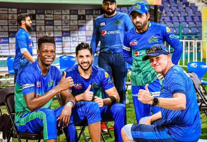 1 hour to go 🤝 just here to say either Win or loose today you guys have my heart. Best of luck ❤ #Janoobis #PSL6final