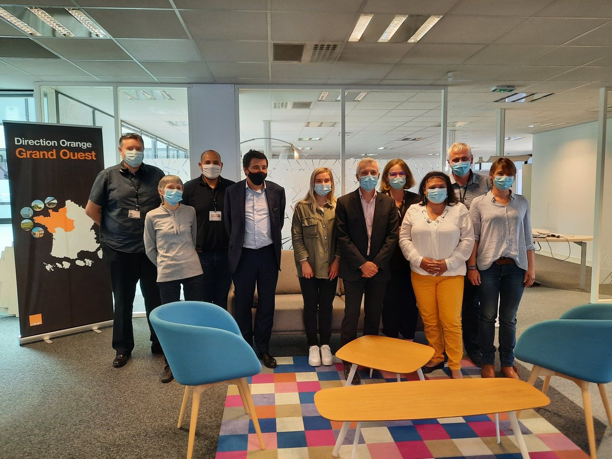Olivier_Mast's tweet image. En duplex avec les USC depuis USC GO et intervention auprès de ce nouveau collectif au service de la satisfaction client : Tous engagés pour l’excellence ! 
Visite et échanges fructueux avec les équipes et le codir de l’AE. Merci à tous pour cette journée ! @Orange_France