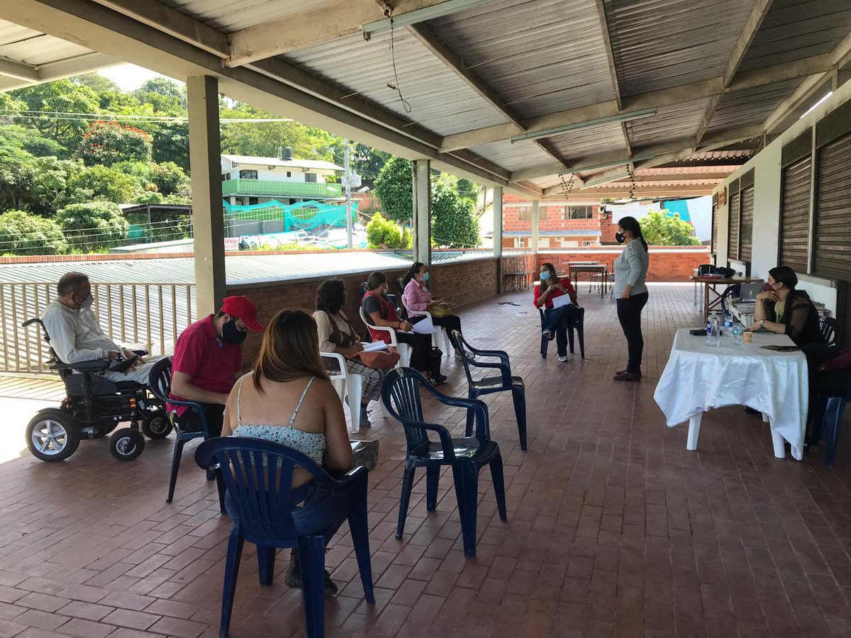 .<a href="/camaracomerbog/">Cámara de Comercio de Bogotá</a> Hoy en Arbeláez, estamos desarrollando nuestro taller "Requisitos de ley para el funcionamiento de su negocio". Seguimos acompañando a los empresarios de Bogotá y la Región. Súmate a nuestras actividades aquí ccb.org.co