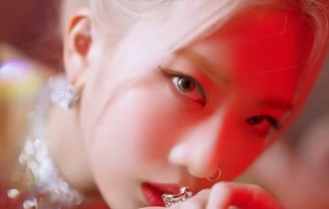 pjrcat's tweet photo. KIM LIP MULHER E A EMPATIA https://t.co/EILpGpHZQj