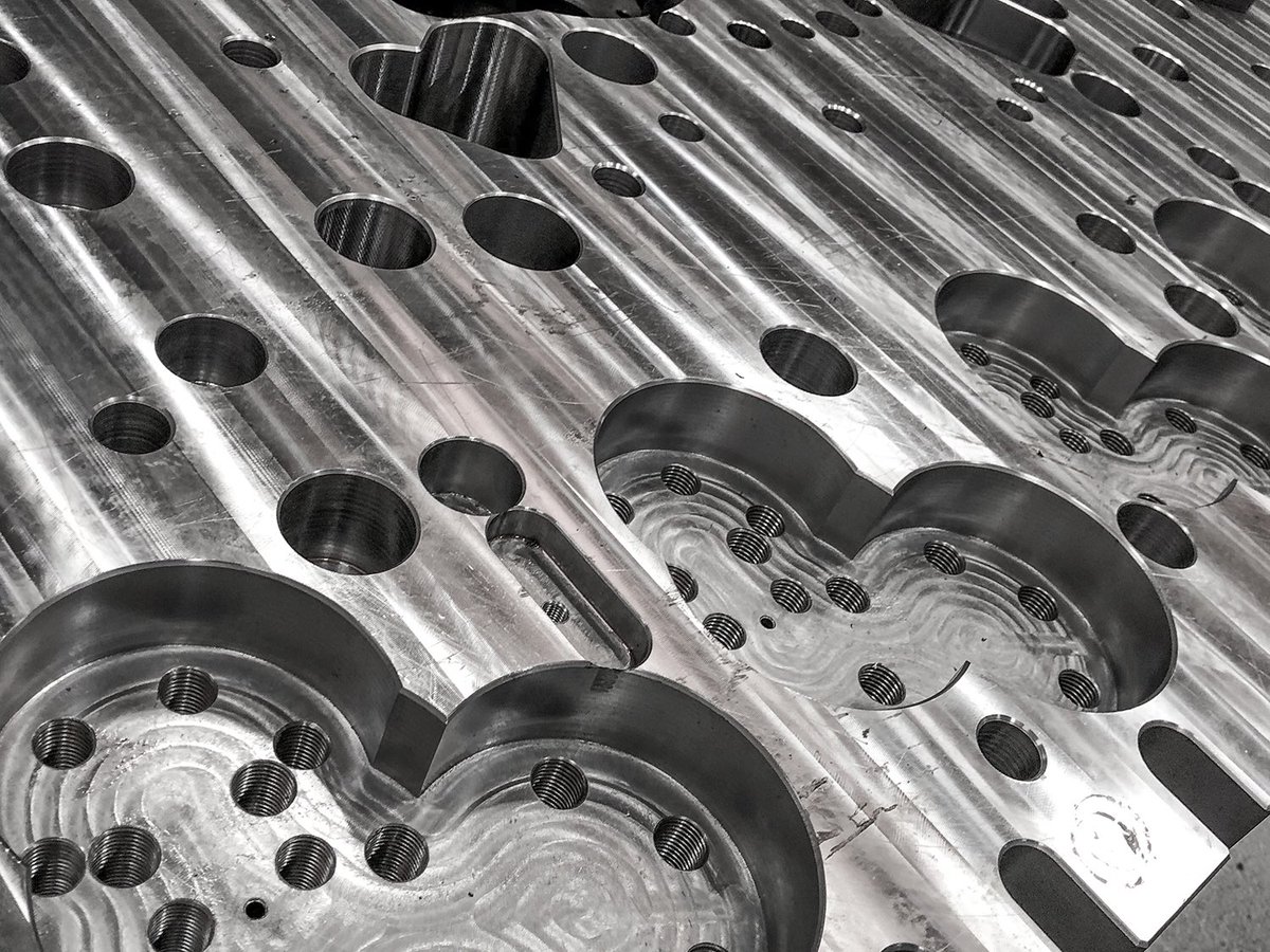 etkengroup's tweet photo. Doğru perspektif.

Right perspective.

https://t.co/irlfAsnC3M

#etken #etkengroup #etkenkalıp #üretim #cnc #cncmachine #mould #mouldbase #mouldmaking #mouldlife #injectionmolding #cadcam #manufacturing #workshop #stampi #diecasting #steelmaking #IoT #cloudcomputing #industry https://t.co/MQaaUcauIQ