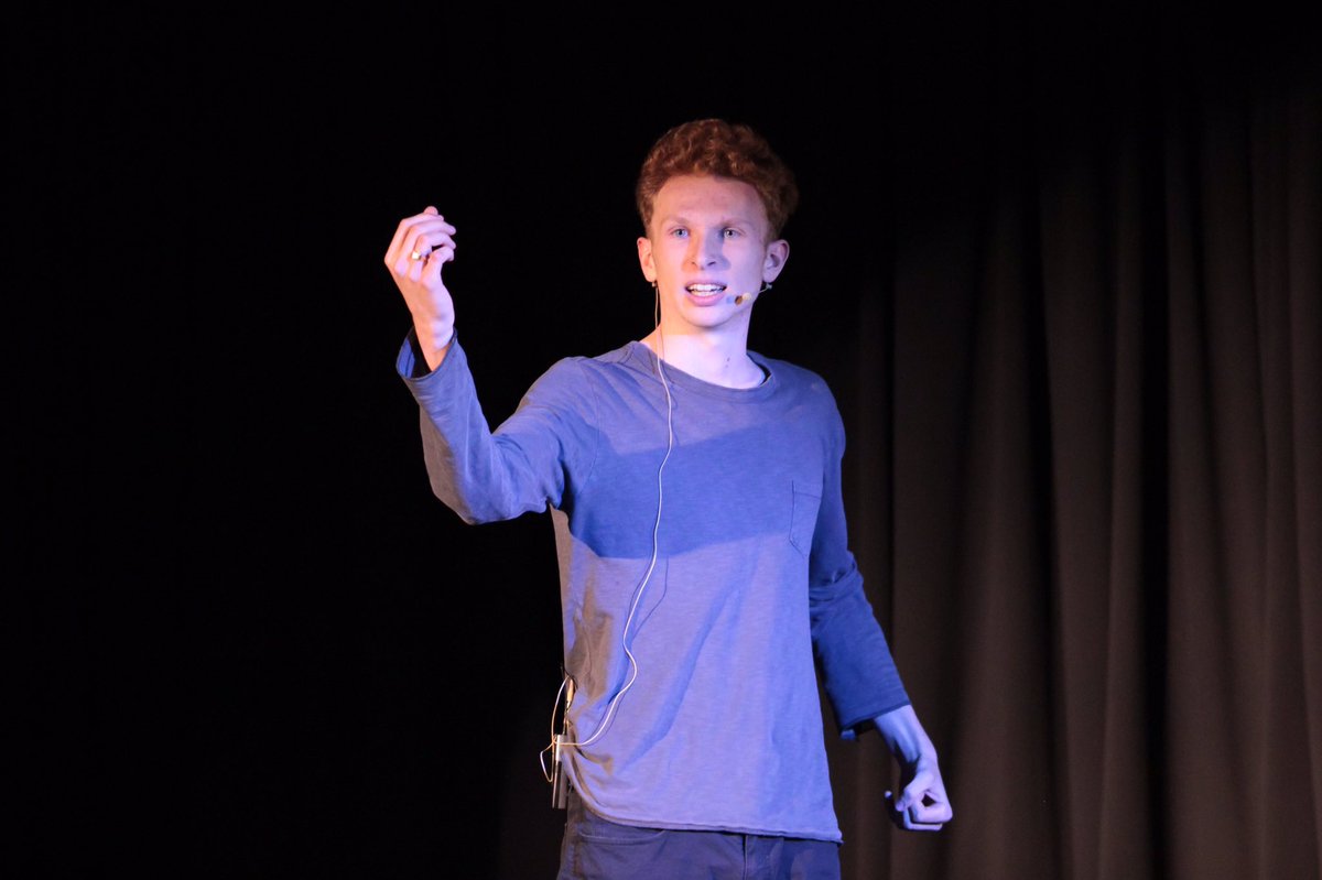 KewHouseDrama's tweet image. There are no words to express how amazed and grateful we are to these talented young performers who gave their all in the Senior Summer Showcase #ProudTeacher #KewHouseCreativity #KewHouseLovesTheatre