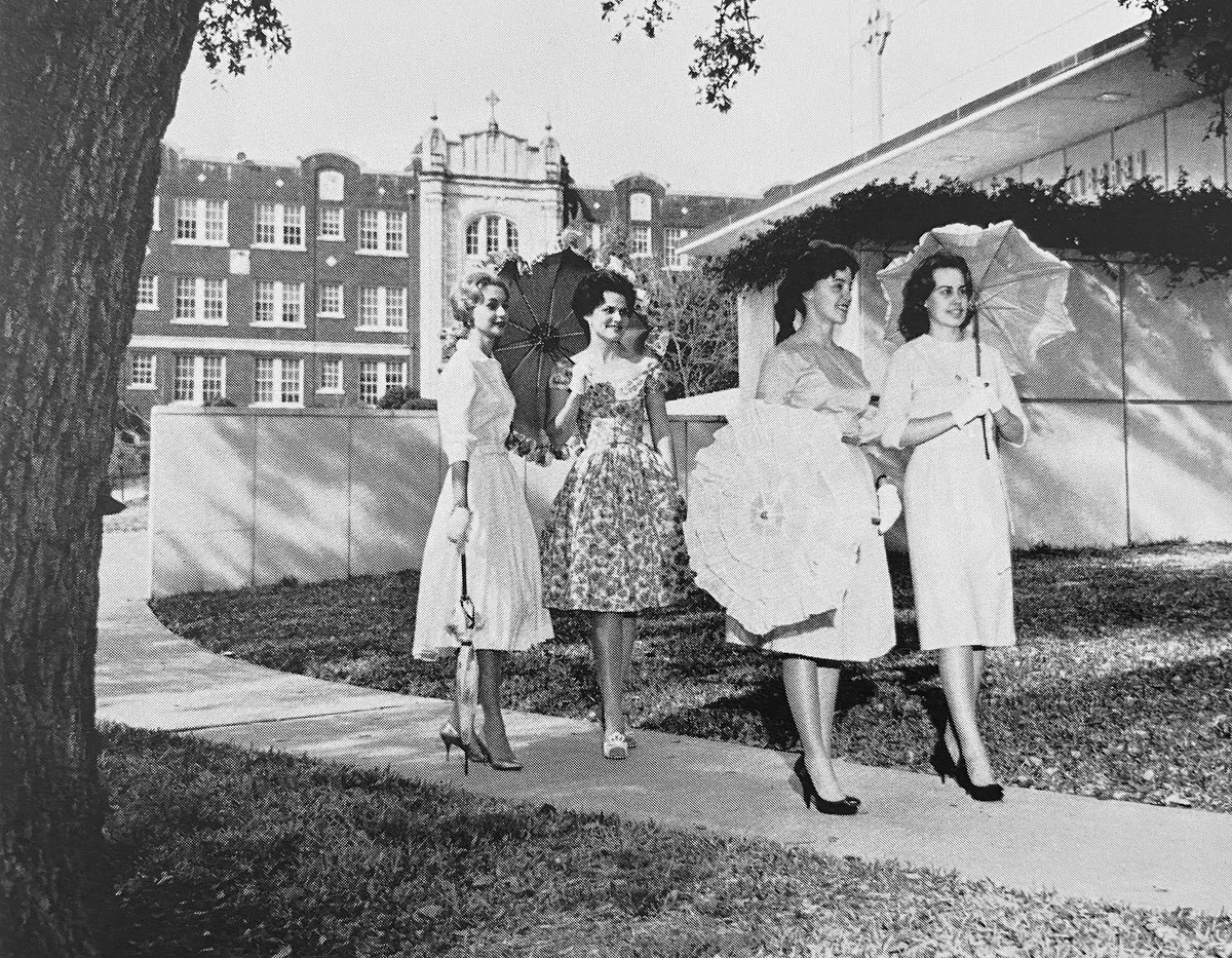 #TBT - Students head to the Miss Fiesta auditions during Fiesta week in 1961.🎉 The prestigious title of Miss Fiesta has been an aspiration for many students throughout the years. Did you know that this year’s Miss Fiesta is UIW student, Calista Burns? #FiestaSA #UIWAlumni