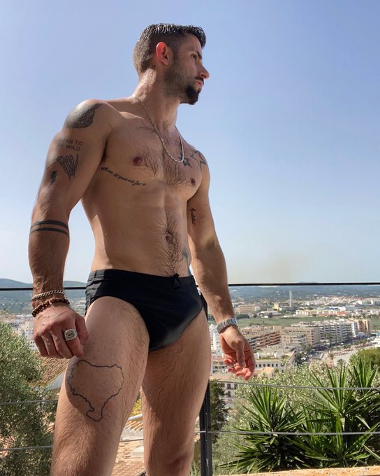 It’s been 4 days since I left and already missing Ibiza ?☀️?? https://t.co/aDddxgOq4T