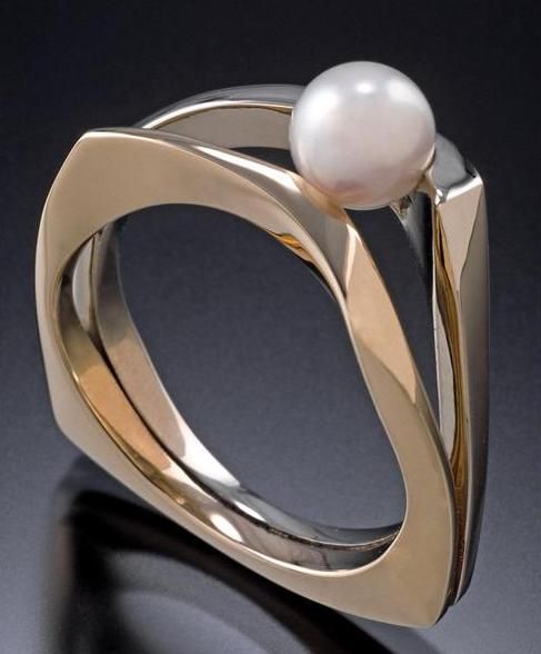 Pekarek Fine Jewelry creates beautiful rings using gold, silver, and sterling silver combined with precious and semi-precious stones. 

Visit Donald Pekarek at ArtFest Midwest this June 26 + 27!

#AFMW #ArtFestMidwest #artistspotlight