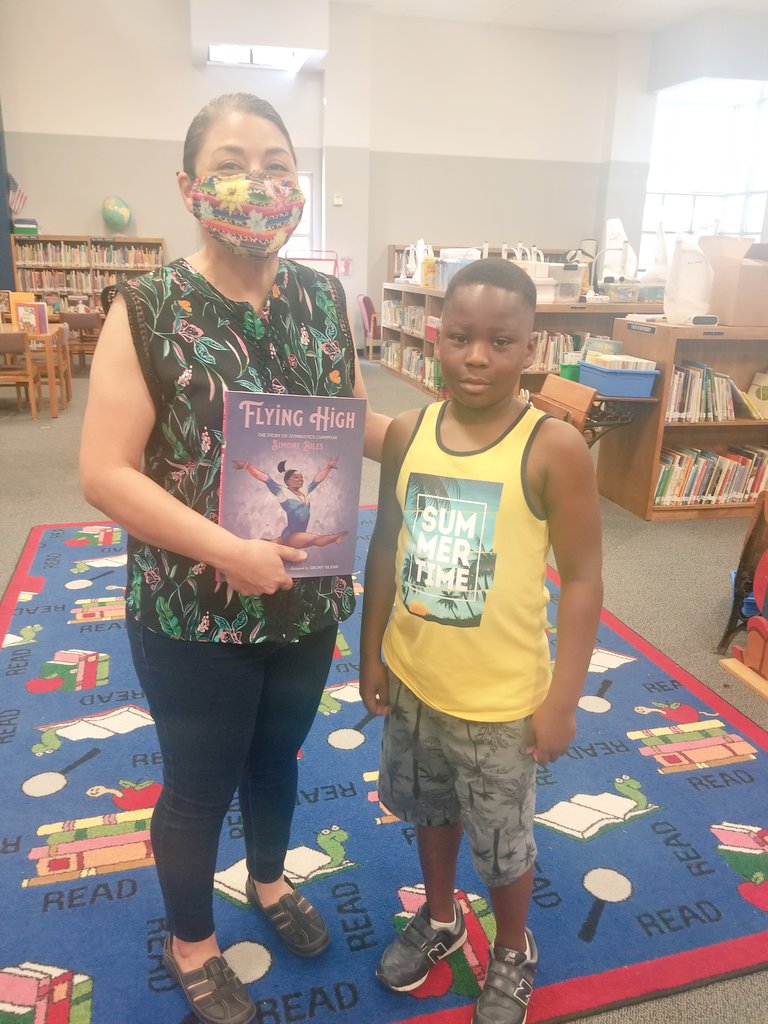 msnlamb's tweet photo. I love it when kids get excited about books @MMeadowsBooks. Thanks @CEstradaReads for sharing the awesome book about @Simone_Biles with a young gymnast! #BestStorytimeEVER #IrvingReads https://t.co/o6AlFI354r