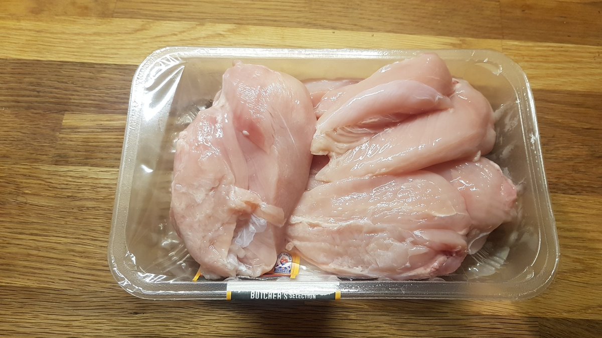 Come on <a href="/asda/">Asda</a> chicken delivered a day ago, opened tonight with still 2 days before use by date and it's rank! Why is this so common? #grim #goneoffchicken #asda #wastefull 

<a href="/AsdaServiceTeam/">Asda Service Team</a>