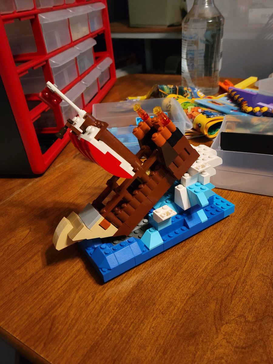 CakeRulz36's tweet photo. 5yo wants to play legos, I decide to build a pirate ship that rests on a cresting wave 😅 #LEGO #dadlife https://t.co/JXghSIynXa