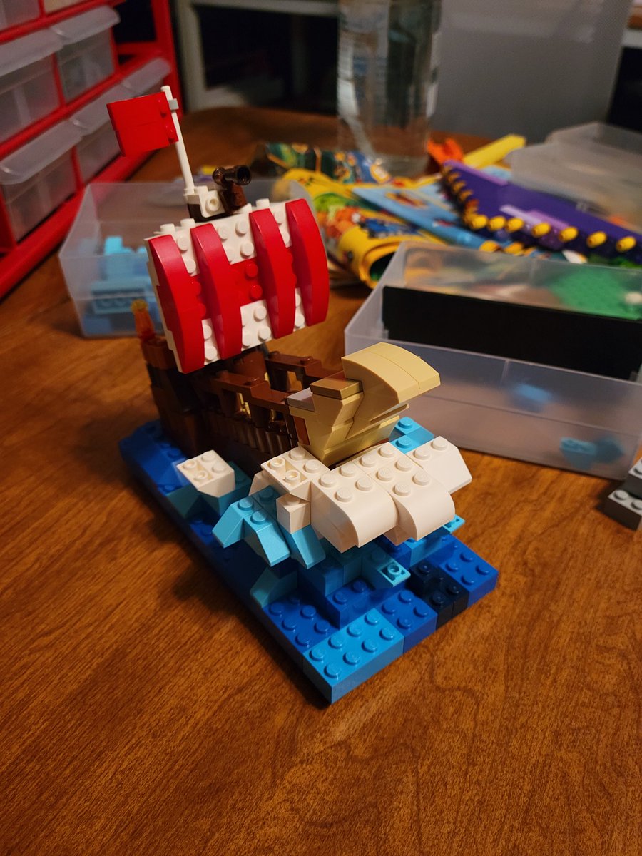 CakeRulz36's tweet photo. 5yo wants to play legos, I decide to build a pirate ship that rests on a cresting wave 😅 #LEGO #dadlife https://t.co/JXghSIynXa