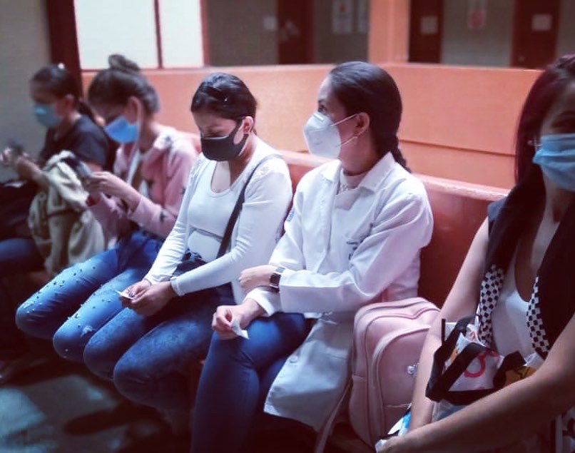 laidygomezf's tweet photo. #24Jun Los programas de medicina familiar también son prioridad para @GobiernoTachira asistimos a las tachirenses con mayores dificultades sociales.

A través de @Corposalud_tach promovemos atención a la salud pública en medio de la pandemia.
#Jornada
#AmbulatoriaDePuenteReal👆🏻 https://t.co/Bo7VGoBckQ