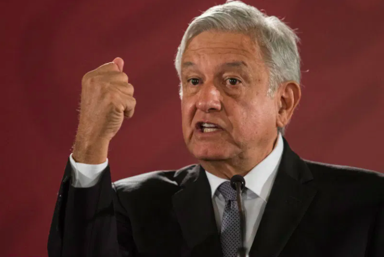 El insulto presidencial parece producto espontáneo del humor del momento de AMLO, pero en realidad se trata de un método deliberado y sistemático de acoso verbal que consta de cinco pasos. Abro 🧵: