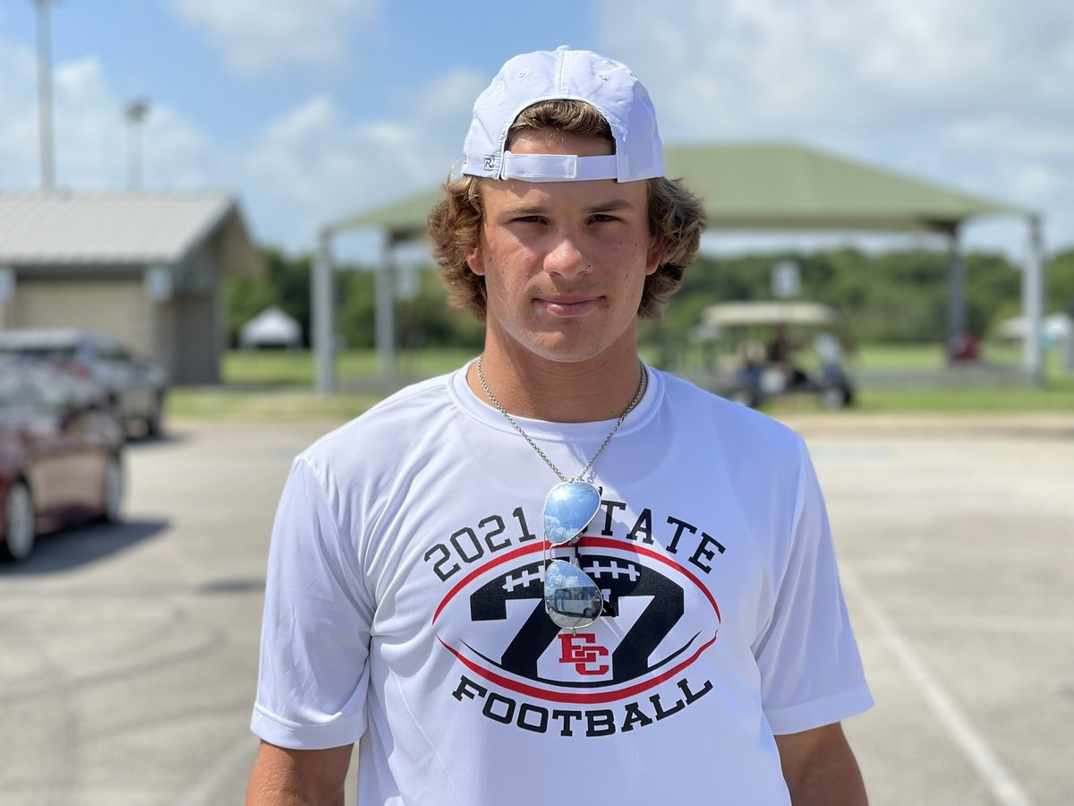 R_Brauninger's tweet photo. 2023 El Campo ATH Hal Erwin has been a big time player for the Ricebirds in his career. 6-1, 180 pounder could play on either side of the ball at the next level. https://t.co/grAqXR9Hku