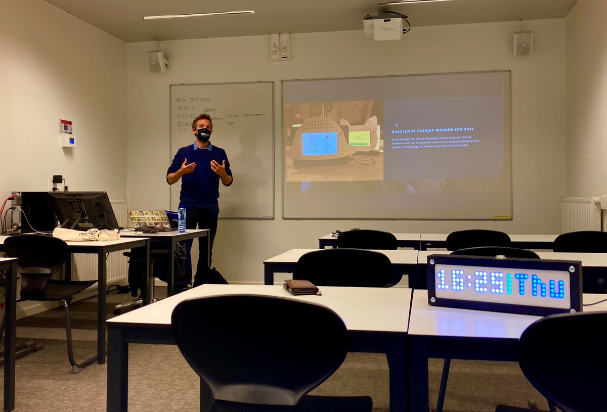 Onze stagestudent Calum verdedigde vandaag succesvol zijn werk aan de nieuwe MiFlo connected wekker voor kids met autisme en ADHD. We open sourcen het werk via github.com/MeWs-byte/MiFl… en werken verder aan DIY kits!