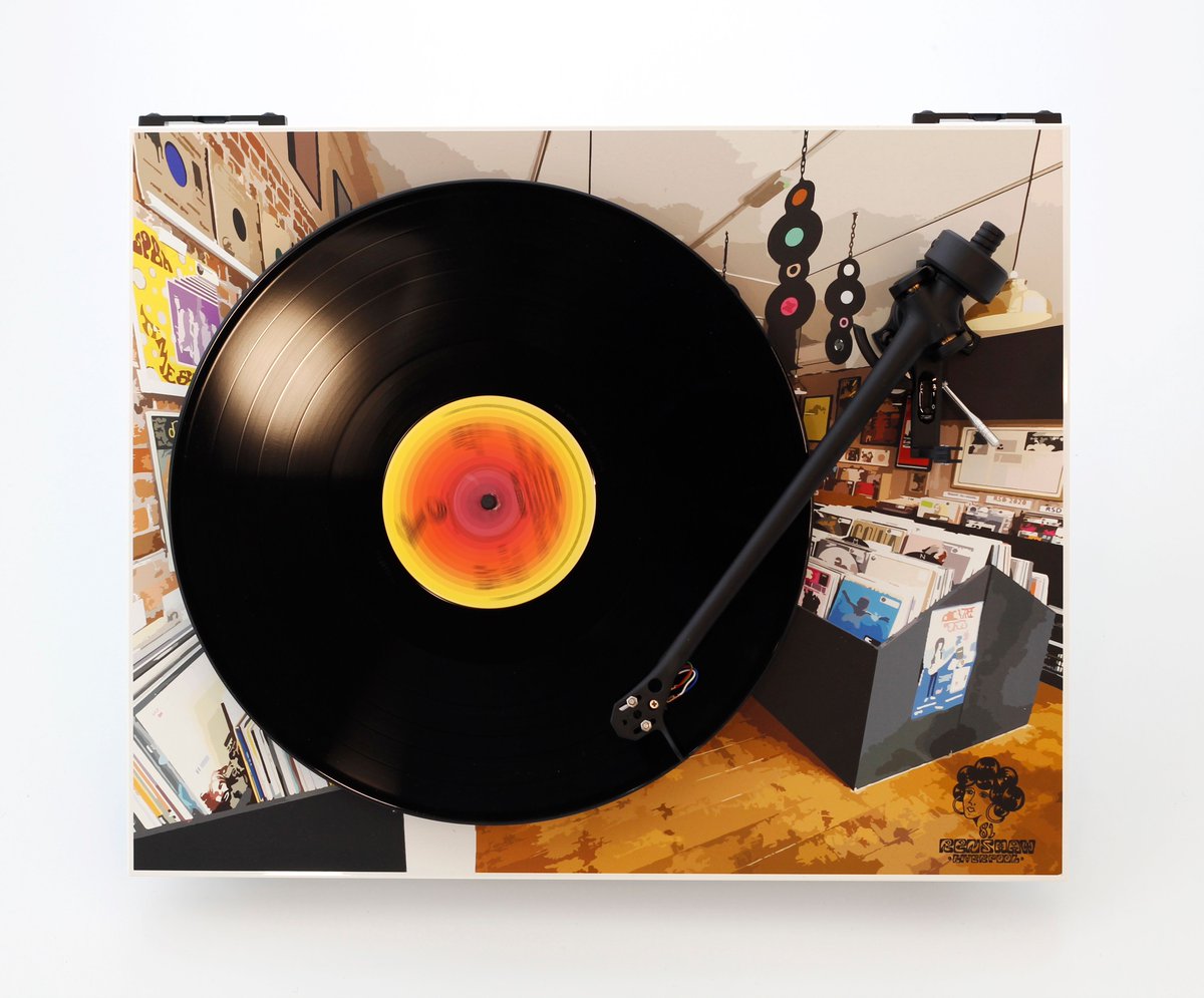 RSDUK's tweet photo. Fancy winning a one-off customised @RegaResearch Planar 2 turntable with your favourite record shop on it?😎
Tag us in an original picture below of a UK record store and a reason why they are your favourite for a chance to win!
T&Cs apply, entries close 9th July, 2pm #RSD21 https://t.co/4yunwAH1du