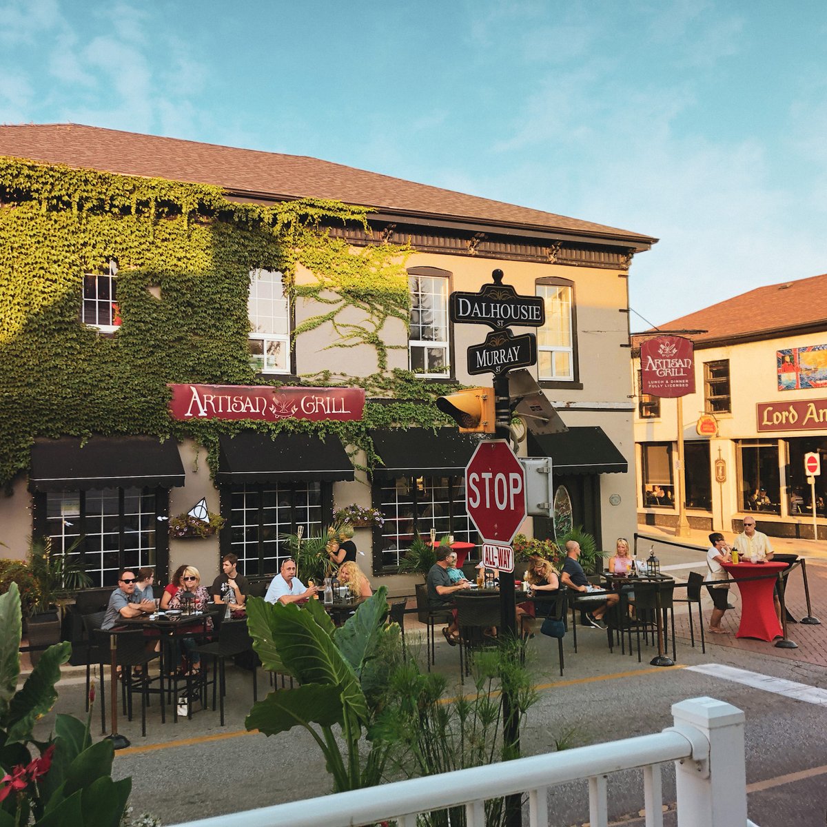 Our restaurants are excited to serve you outdoors again – its patio season in #YQG! Click bit.ly/3g3PeXV for our Windsor Essex Patio Guides. Enjoy al fresco dining at its best in a neighbourhood near you!