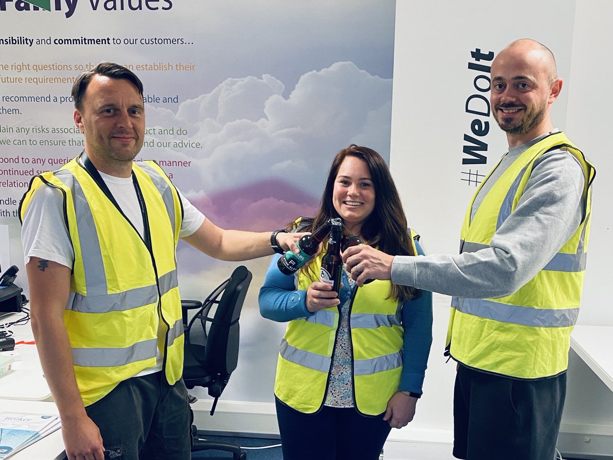 kcorns's tweet photo. Celebrating a hat trick of wins at the 2021 #SFIAwards ⁦@SFILatest⁩  ⁦@CrystalS_F⁩ (with a nod to Jez Quinn ⁦@MasthavenBank⁩ #marmatemarmate https://t.co/c9AkpBEBVJ