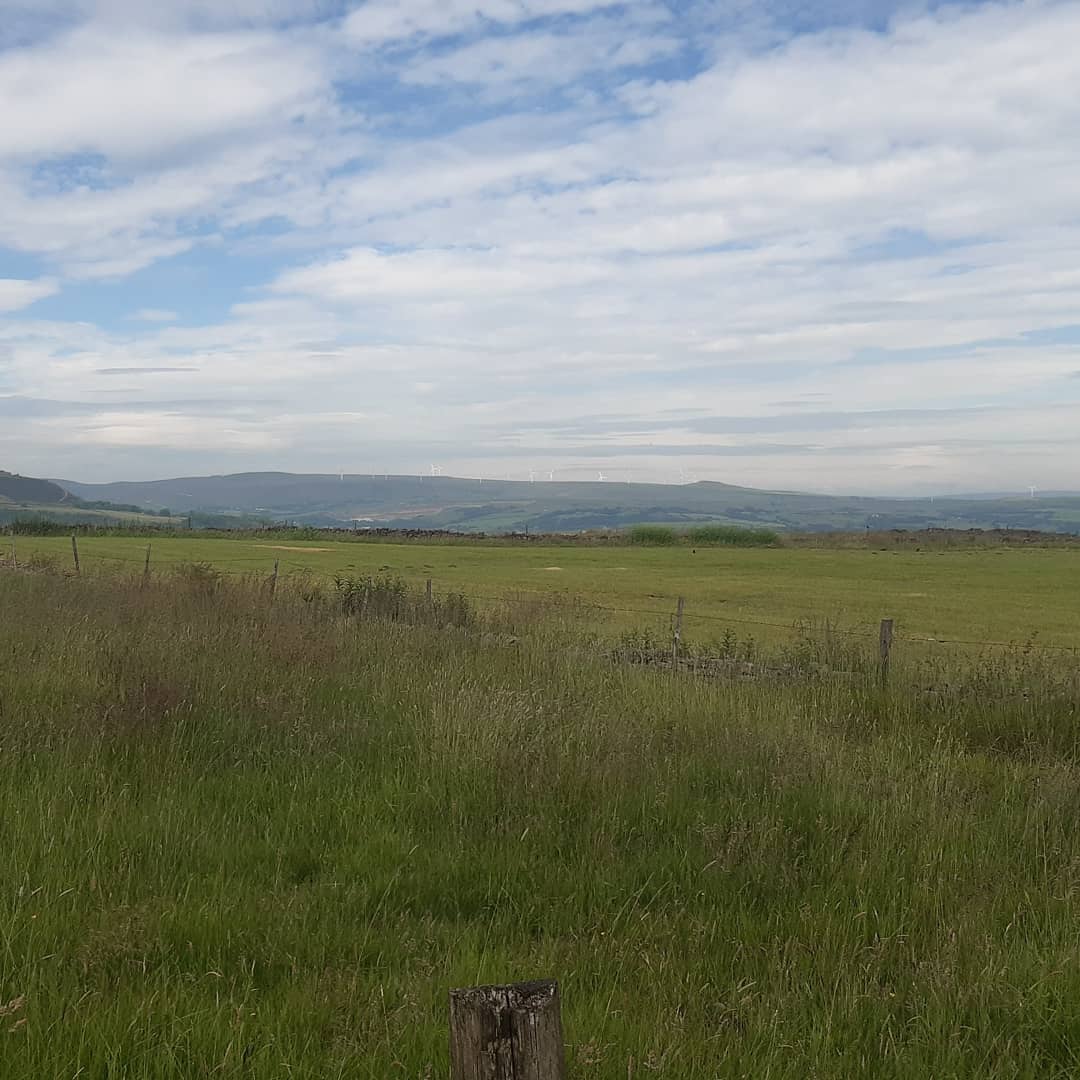 Windfield1964's tweet photo. Cycling over the the top of the world. #Affetside #CycleBolton 🚴‍♂️🥵 https://t.co/IWdhBUc90E