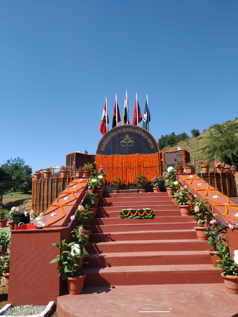 Enkeyem11's tweet photo. #SwarnimVijayVarsh
Different experience, something unique, so wonderful, felt so proud of our Country ... so proud of our Indian Army...Such a Good Feeling
#IndianVictoryOverPak
Jai Hind
@Rifa_e_Aam
@KhushnumaKashm1
@RNTata2000
@Touseefraina
@Tiny_Dhillon
@manishindiatv https://t.co/CxpizGlJsl