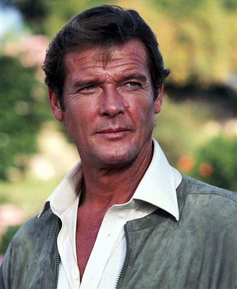 samueljohnbrown's tweet photo. Today is the 40th anniversary of For Your Eyes Only a James Bond film I absolutely adore and probably Sir Rog's best performance as Bond. #FYEOat40 https://t.co/zbWWecWbsW