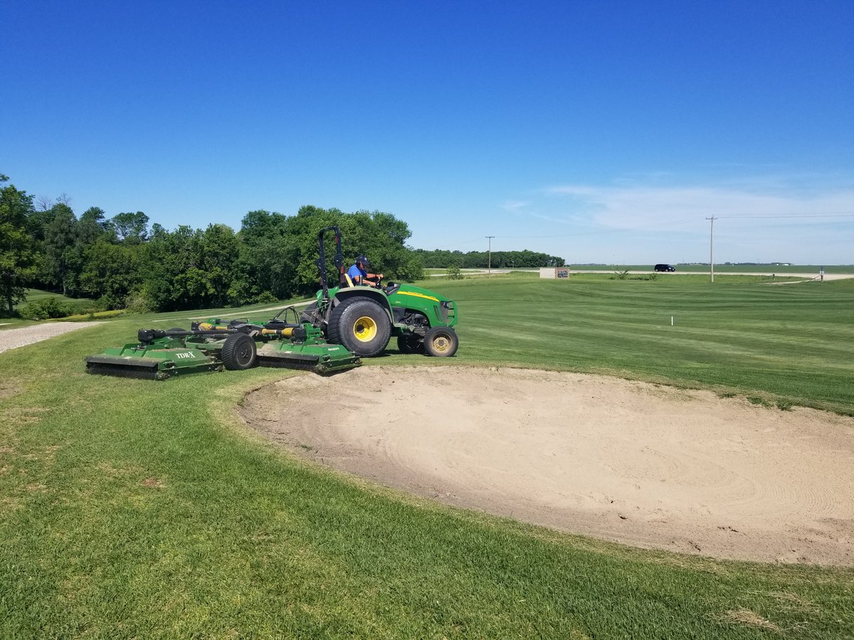 ProTurfMowers's tweet photo. The great pictures keep on rolling in from our dealers. These are sent in from our dealer @ennsbrothers who are busy demoing out the TDR-X out in Manitoba. Keep up the great work!!
#progressiveturfequipment #TDRX #roughmower #contourmower #demo #turf #mowing #grass https://t.co/Ij4SNnKLTY