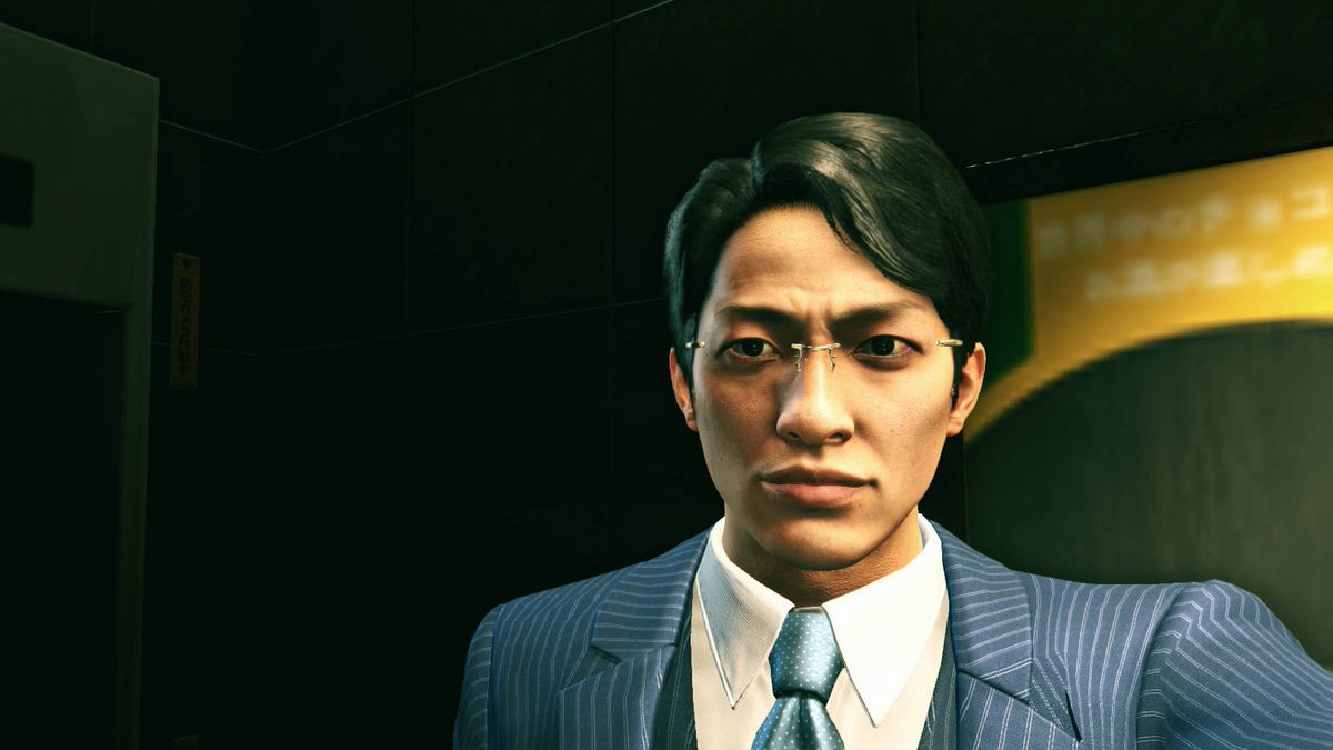 BasedIbuchi's tweet image. Decided to hide in this hallway for no particular reason.