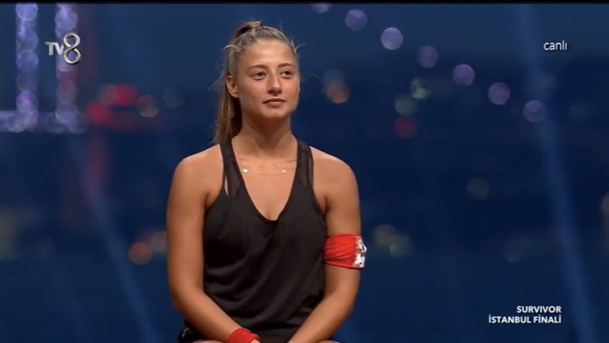 nayanadiana's tweet photo. Survivordan bir Aleyna Kalaycıoğlu geçti ve hicbir zaman unutulmayacak!

#Survivor2021 #AleynaKalaycıoğlu https://t.co/XjYzc9JeC1