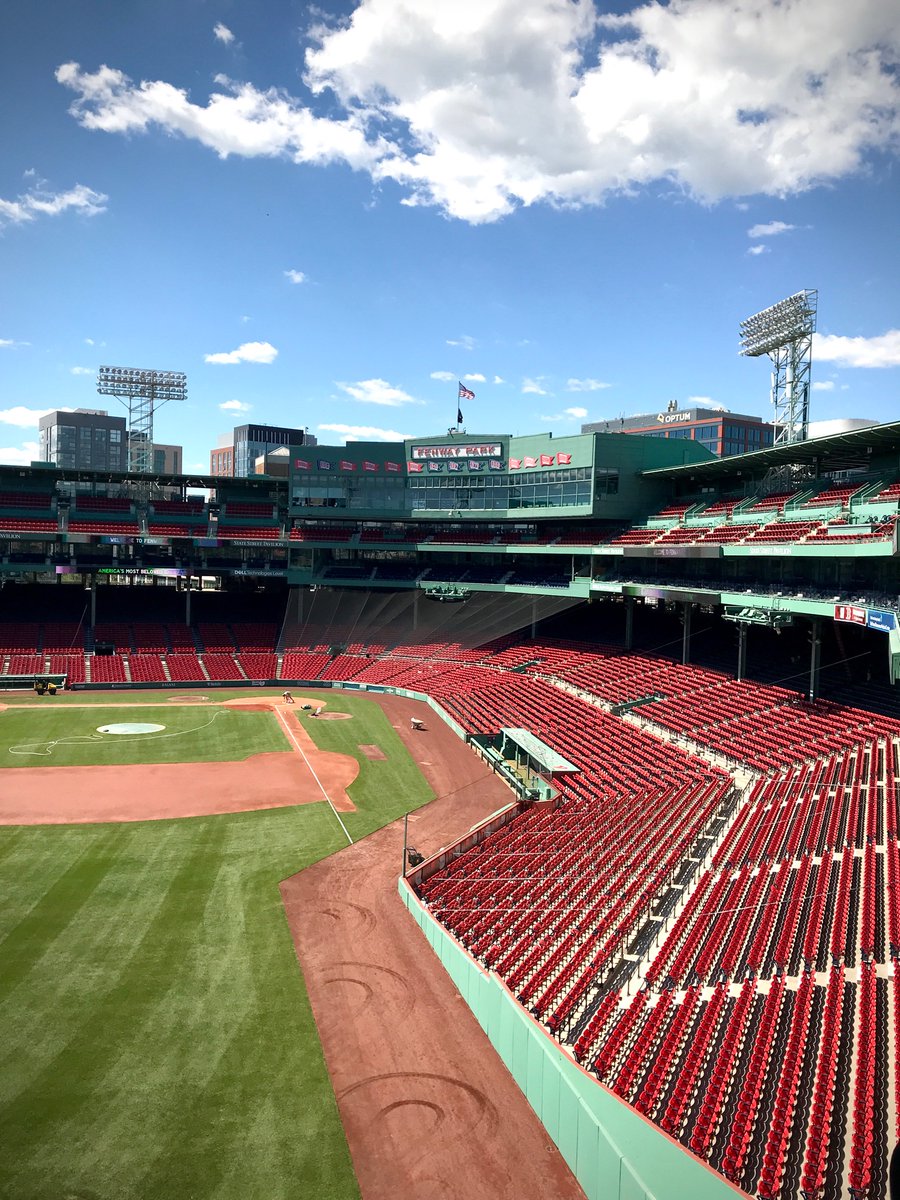 BenKlemme's tweet photo. A perfect day to experience another iconic #Boston landmark—thank you, @fenwaypark, for the introduction! https://t.co/V5bcMgqQ76