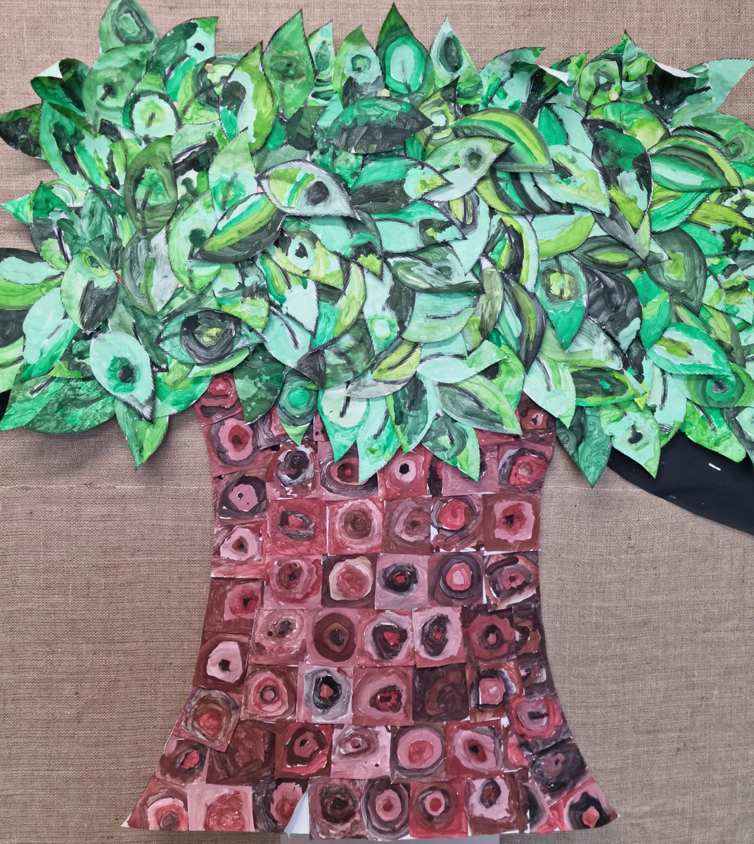 StAndrewsCoE's tweet image. Reception have been learning about Kandinsky. They have worked together to create this tree using Kandinsky style patterns for the trunk and leaves. @LDSTEducation
