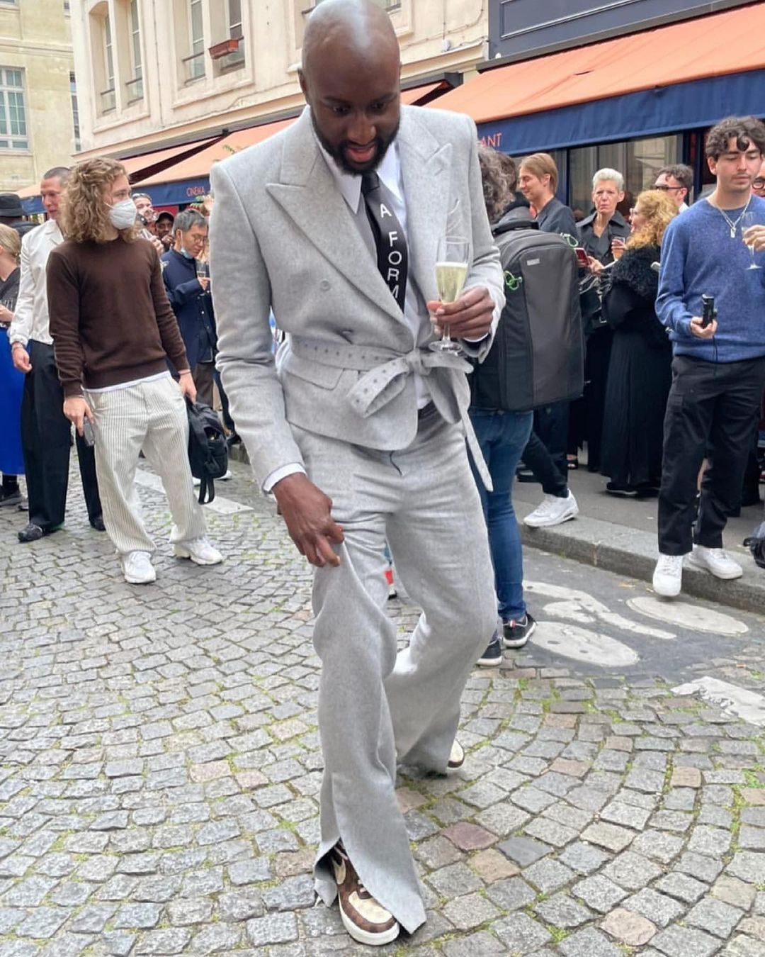 SiteSupply on X: Virgil Abloh in the Louis Vuitton x Nike Air Force 1.   / X